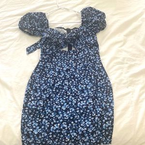 PRETTY LITTLE THING puff sleeve mini dress US 2 🍇